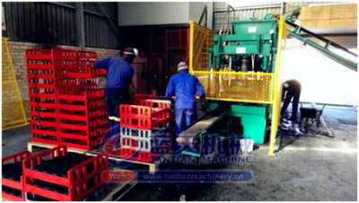 Coal dust briquette machine